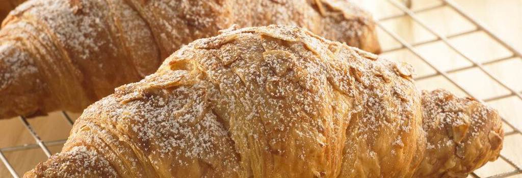 Almond Croissant low res landscape