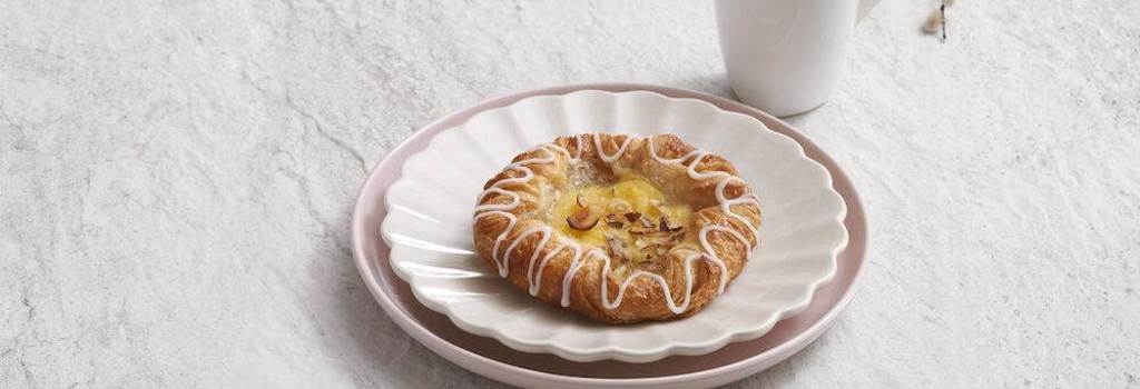 5790080514 Vanilla Creme Crown