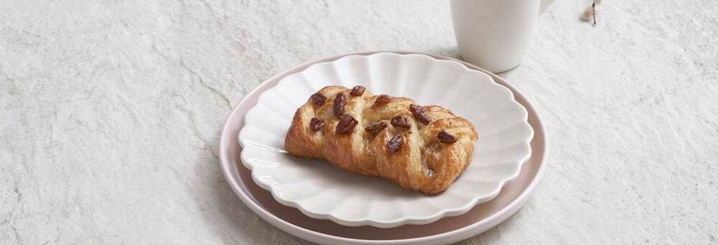 5790080416 Maple Pecan Plait